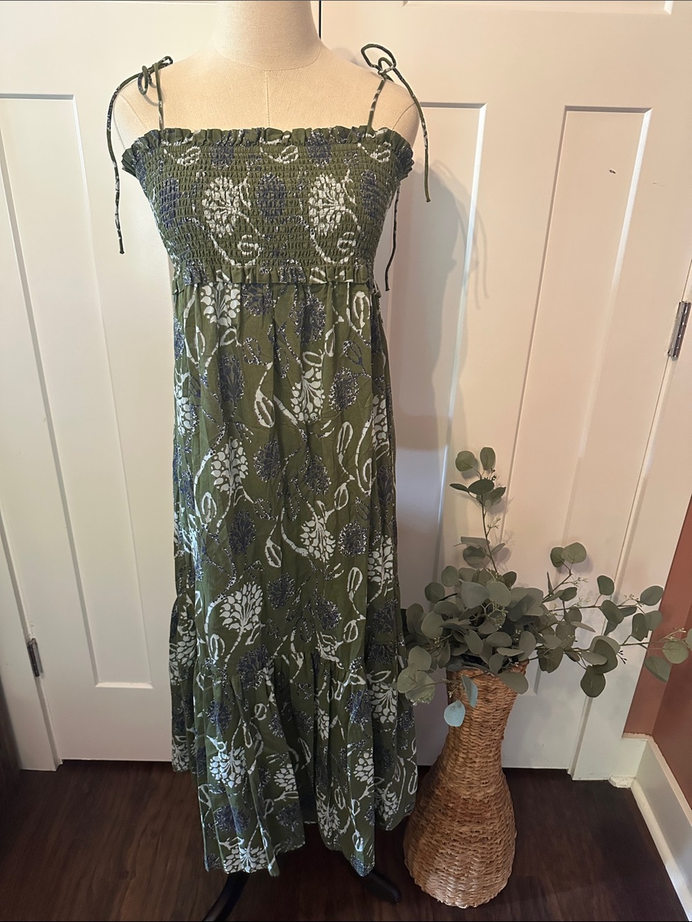 Zara Olive tiers Tie-Shoulder smocked Maxi Navy White floral 100% cotton M dress - Picture 4 of 15